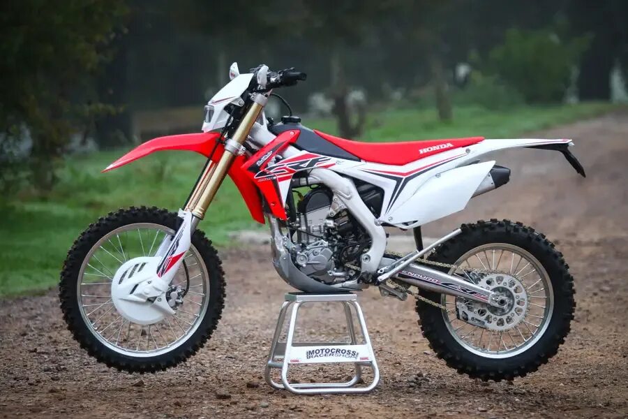 Honda CRF 250 эндуро. Хонда ЦРФ 250 2015. Honda CRF 450 2011 Enduro. Honda 250 Enduro.