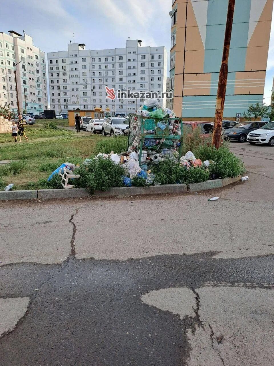 Спб центральный район площадка. Русский язык 1 класс канакина. Деревья во дворе. В серебре лежат дворы. В серебре лежат дворы.