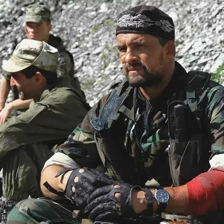 Грозовые ворота фильм шах. Вячеслав разбегаев шах. Кто играл шаха в грозовых воротах. Владимир епископосян грозовые ворота. Грозовые ворота фильм шах.