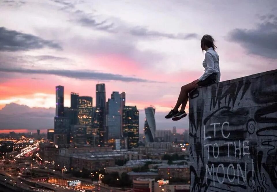 Стоит на месте вместе с. Стоит на месте вместе с. Стоит на месте вместе с. Стоять на руках. Выпады ногами вперед.