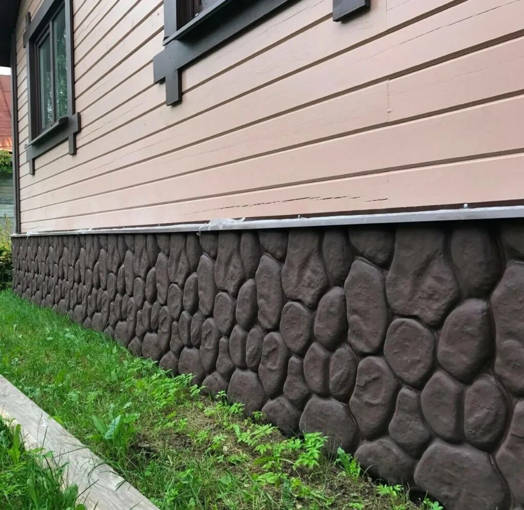 Отделка цоколя. Обшивка цоколя. Отделка фундамента. Облицовка цоколя. Отделка сайдингом под кирпич.