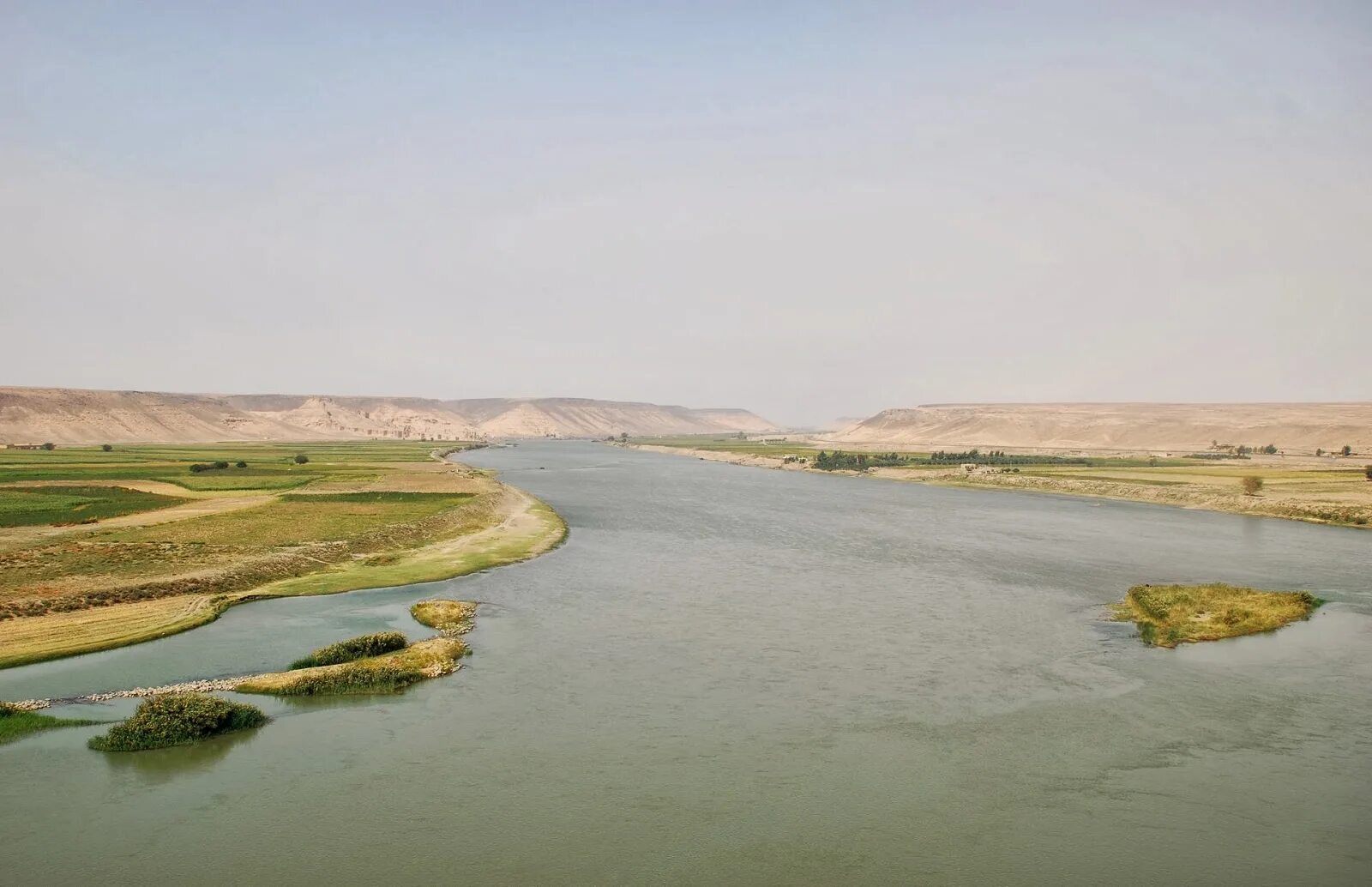 Реки тигр и евфрат в какой. Долина реки Евфрат. Река Евфрат в Сирии. Долина рек тигр и Евфрат. Река Евфрат Вавилон.