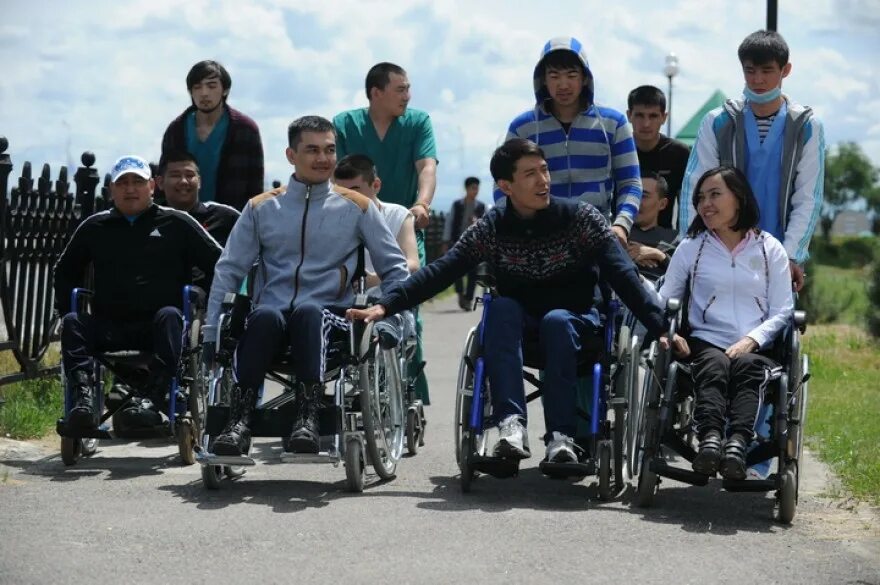Туризм для людей с ограниченными возможностями. Дети в Казахстане инвалиды. Туризм для людей с инвалидностью. Инвалиды Узбекистана.