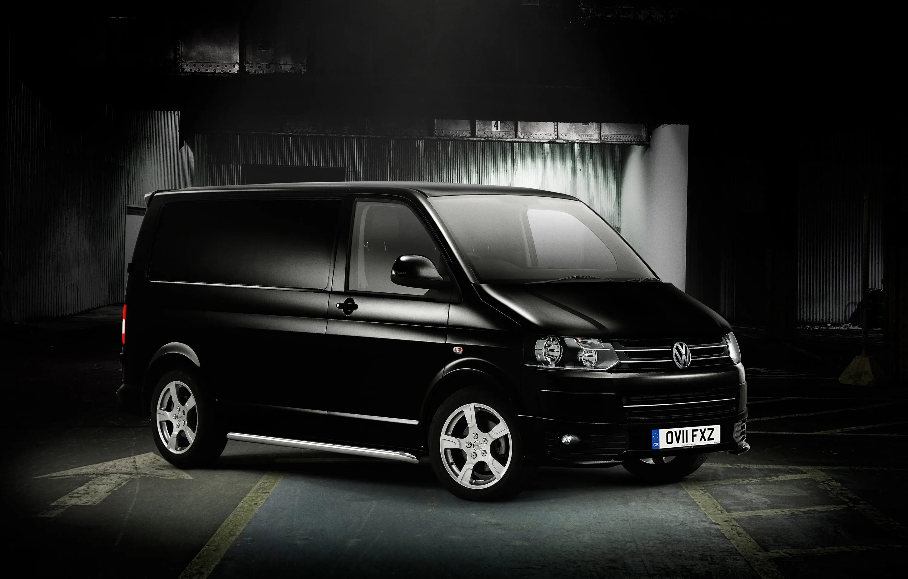 Т4 6. Transporter t5. Фольксваген Транспортер Black. VW Transporter t5 фургон. VW Transporter Sportline.