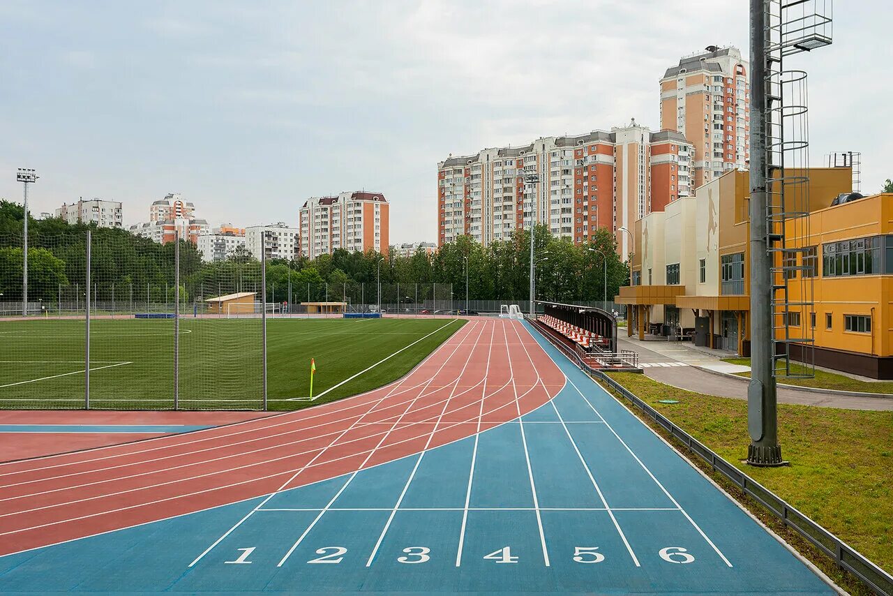 Бассейн заповедная 1 медведково. Спорткомплекс медведково. Спорткомплекс медведково. Каток медведково ледовый дворец. Спорткомплекс медведково заповедная.