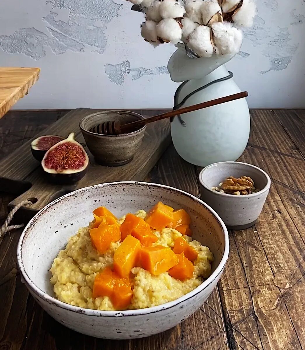 Пшенная каша с манго. Овсяные хлопья с манго. Рисовая каша с манго и чиа. Геркулесовая каша с манго. Овсянка с манго.