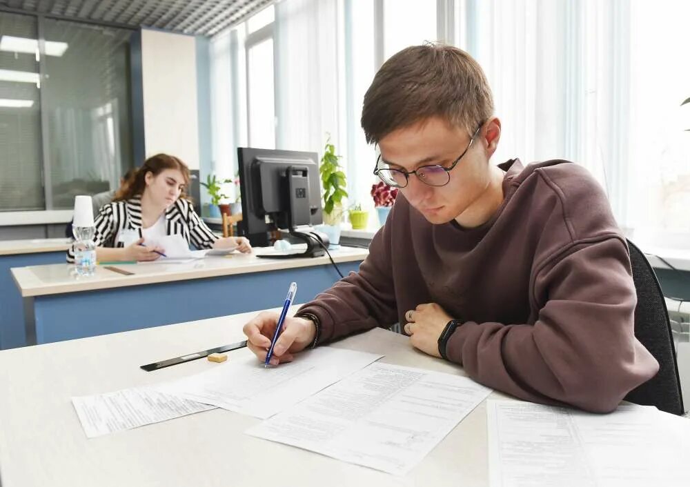 Мастер кипиа. Инженер 37. Инженер 37. Профессия сметчик для детей. Инженер png.