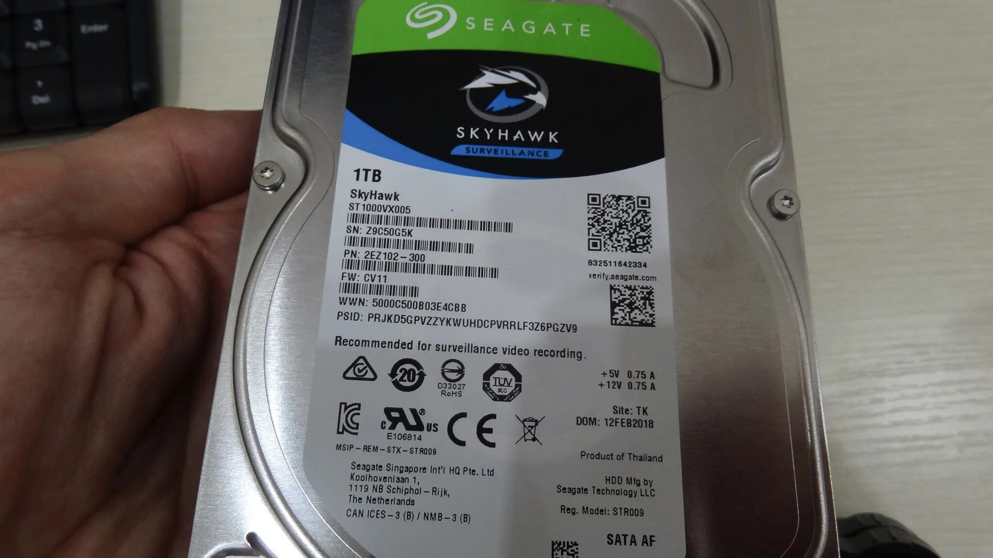 Skyhawk 1tb. Seagate Skyhawk 1 ТБ st1000vx005. 1 ТБ жесткий диск Seagate Skyhawk [st1000vx005]. Жесткий диск Seagate SATA-III 1tb st1000vx005 Skyhawk (5900rpm) 64mb 3.5". //St1000vx005 HDD Seagate SATA 1tb Skyhawk Survillance 64mb.