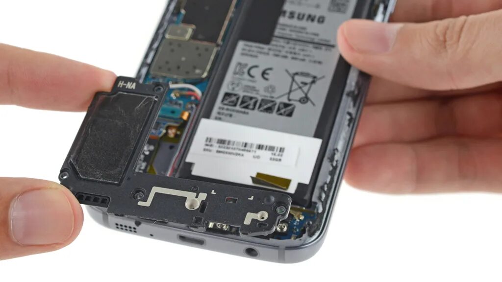 Samsung s7 Edge АКБ. Samsung s7 Edge динамик. Samsung Galaxy 7 Battery Replacement. Galaxy s7 в разборе. Аккумулятор на самсунг s20