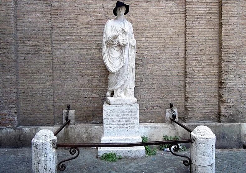 Римские говорящие статуи. Скульптура козла в тель авиве. Говорящие статуи. Скульптура пасквино. Дискобол британский музей.