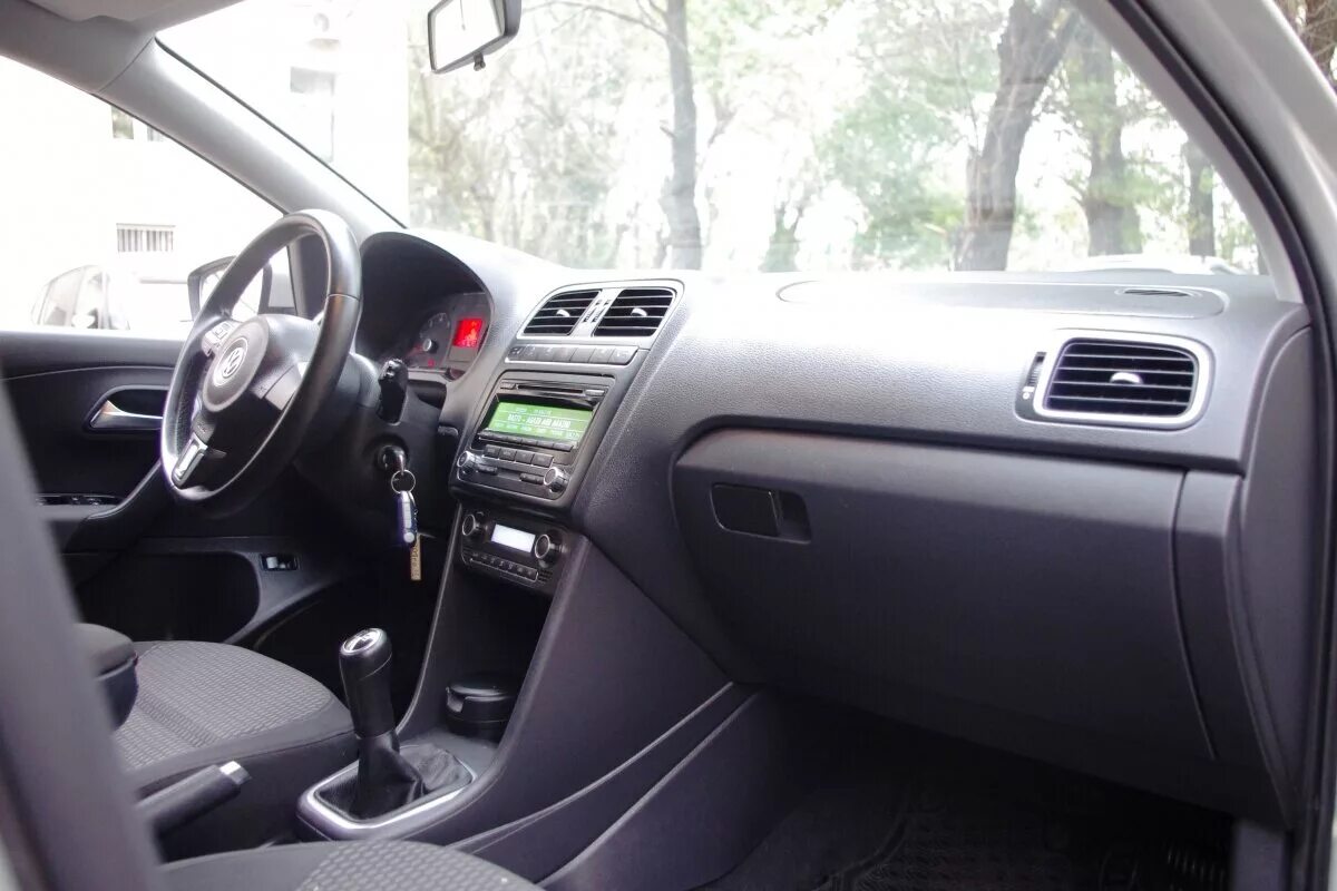 поло 2012 года салон. фольксваген поло 2000 салон. 2012 polo 1. поло седан комфортлайн 2012. поло 2012 седан 1.