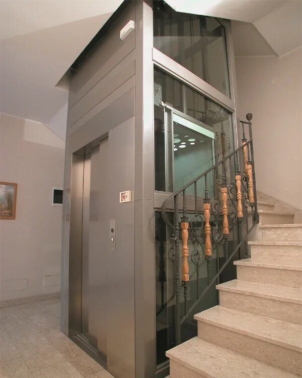 коттеджный лифт. дом этажей с лифтом. коттеджный лифт экомакс. лифт в многоэтажном доме. лифт в квартире.