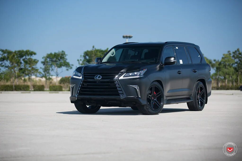 Ликс 570. Lexus lx 570 2019. Lexus lx 570 white. Lexus lx 570 в обвесе. Лексус lx570 черный.