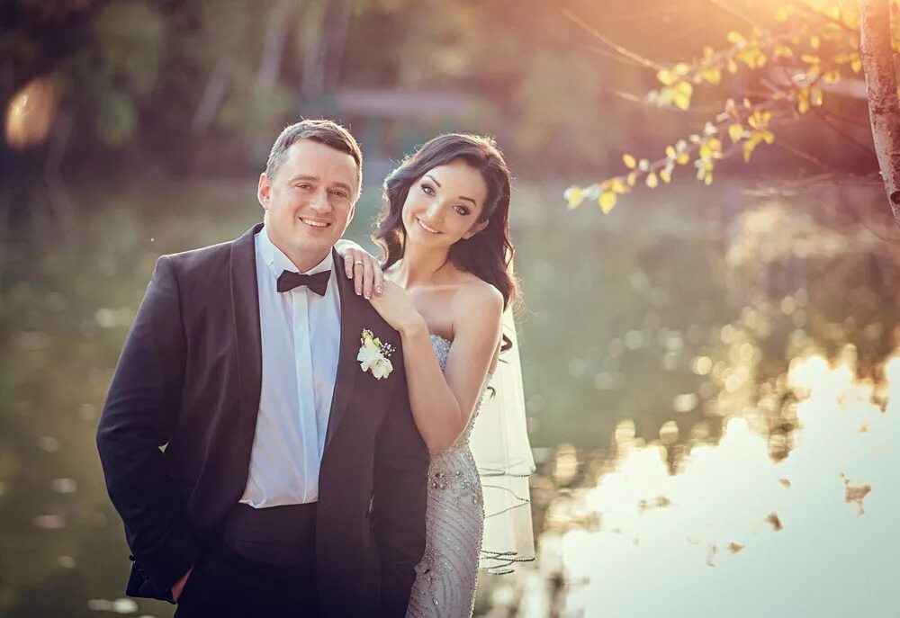 Вадим дубровин свадьба. Свадебный костюм для жениха. Свадебный костюм мужской. Жен их. Мария бычкова и никита зверев.