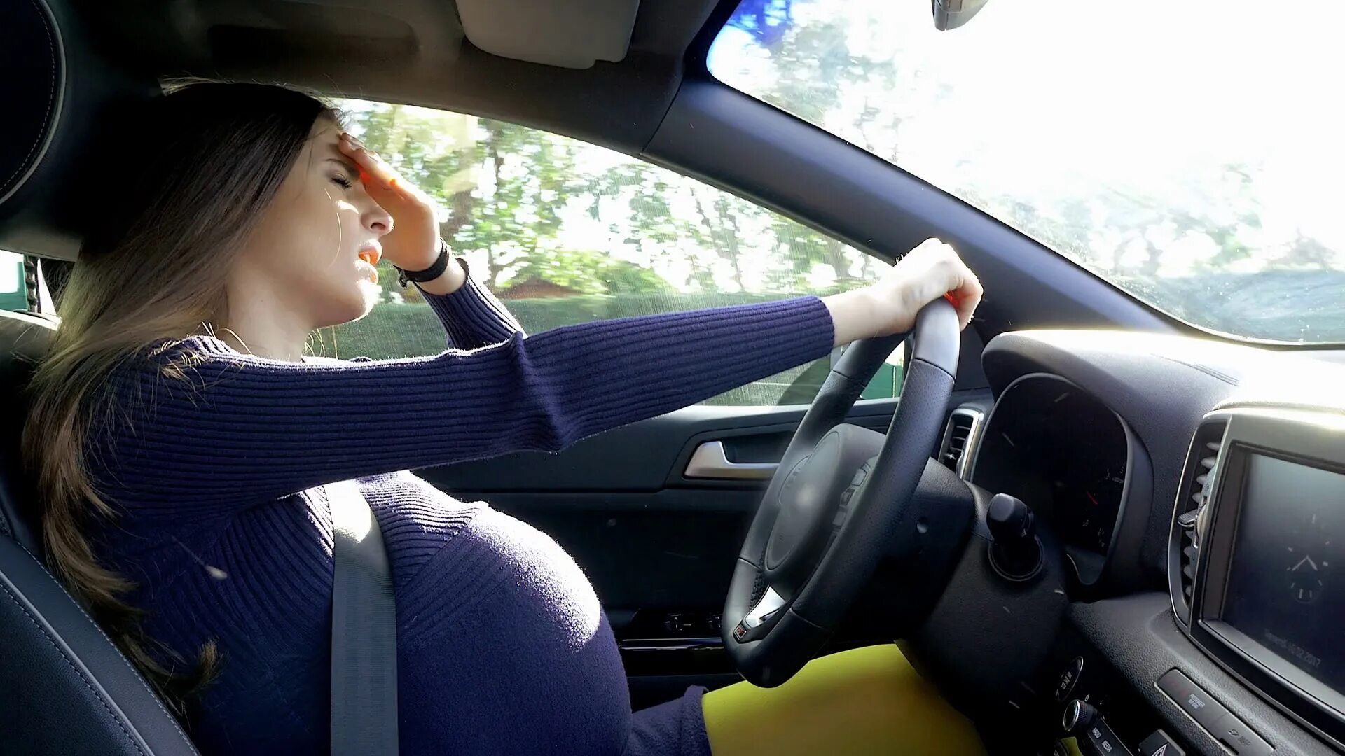 Девушка за рулем фото. Девушка в машине. девушка за рулем. девушка в машине за рулем. девушка за рулём без лица.