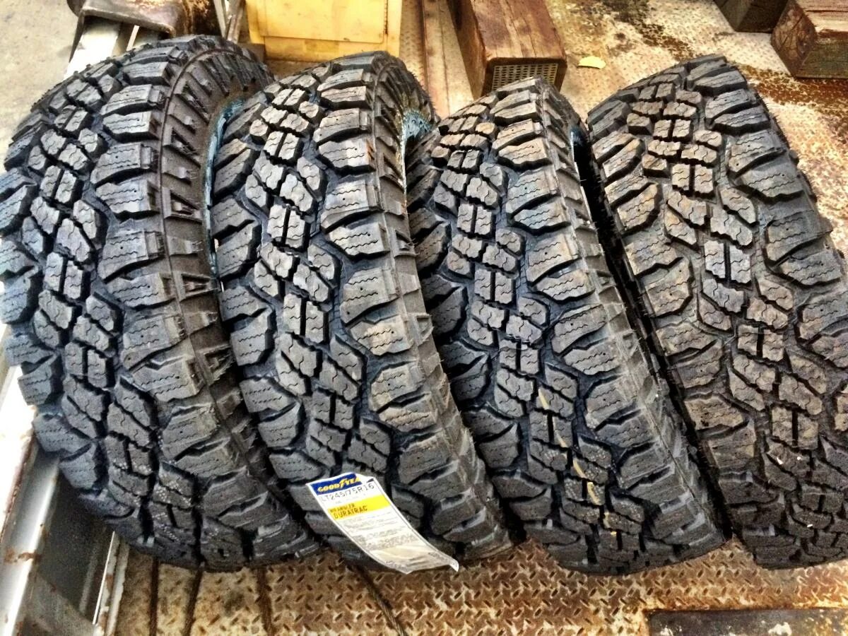 Duratrac Goodyear 245 75 r16. Goodyear Wrangler Duratrac 245/75 r16. Goodyear Wrangler Duratrac 285/75/17 шипованная. Шины Wrangler Duratrac.