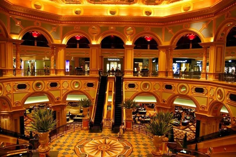 Https makao club. Venetian Macau казино площадь. Казино Венеция Макао Китай. Аомынь (Макао) казино. Казино Вавилон Макао.