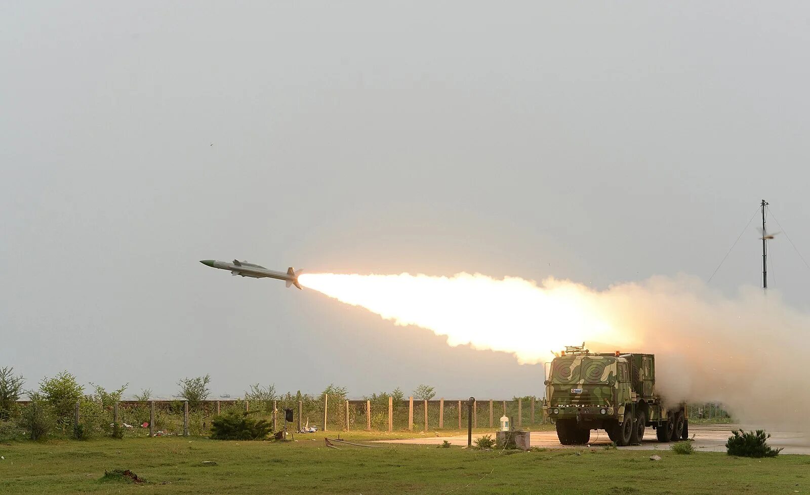 Ракеты пакистана сравнение. Ядерные ракеты земля земля. Химическое загрязнение космоса. Kn-23 баллистическая ракета малой дальности. Вид земли из космоса.