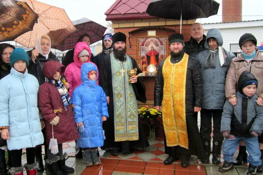 Красная дубрава орехово зуево. Красная Дубрава дом интернат. Дом в красной Дубраве Орехово-Зуево. Часовня Артемия Веркольского при детском доме-интернате Муром. Красная Дубрава дом интернат сайт Орехово-Зуево.