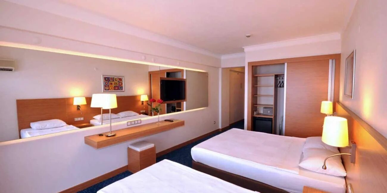 Efe hotel. Отель гранд эфе кушадасы. Гёчек турция отели. Grand efe hotel 1 ночь. Grand efe 4*.