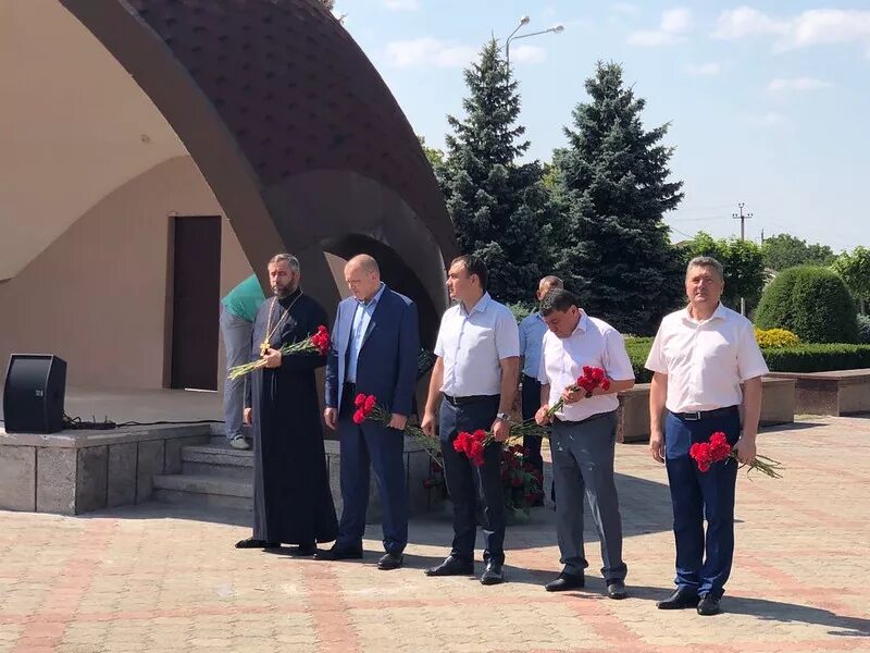 Рыздвяный поселок ставропольский край. Храм в рыздвяном ставропольского края. Погода поселок рыздвяный ставропольский. Рыздвяный поселок школа 11. Храм рождества христова в рыздвяном.