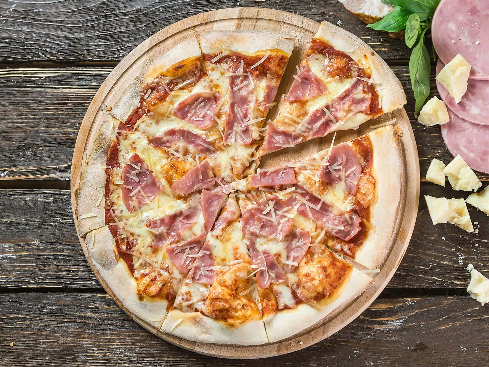 пицца с курицей и беконом. рецепт пиццы с беконом. пицца дон бекон спар. пицца домашняя с колбасой. пицца с беконом и помидорами.