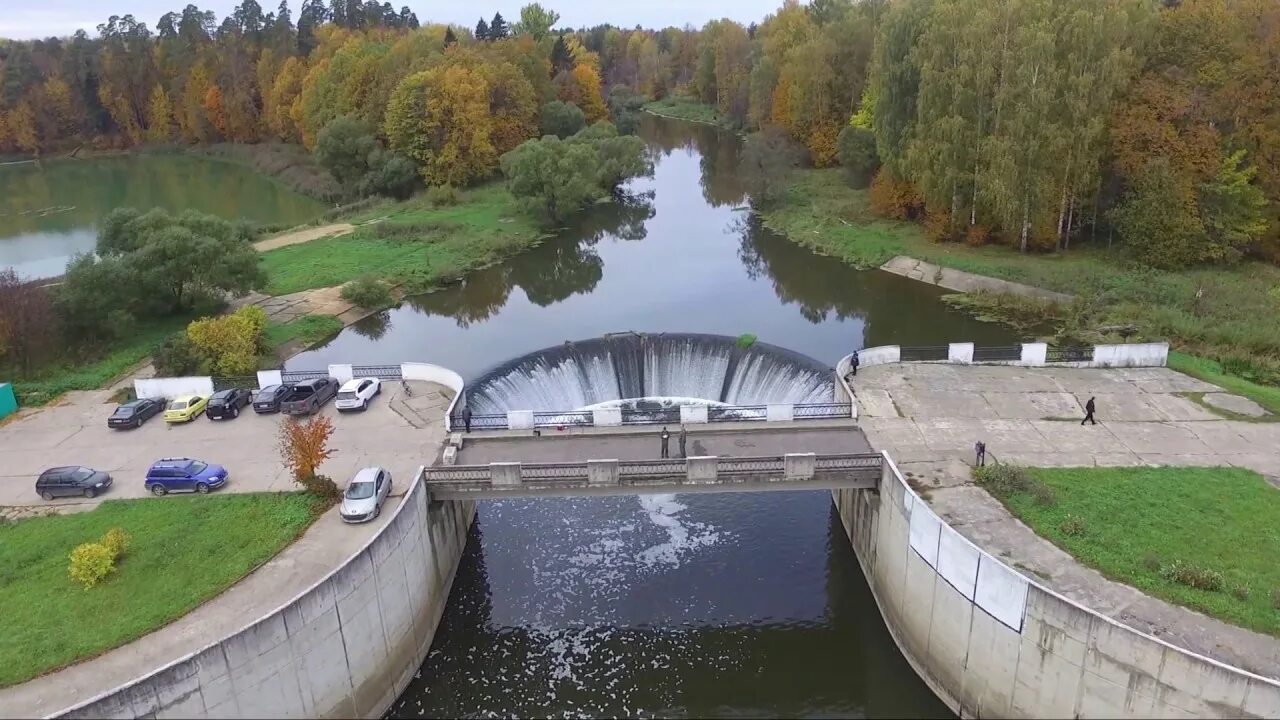 Парк запруды. Ярополецкая ГЭС Ярополец. Ярополецкая ГЭС Волоколамск. Первая Сельская ГЭС В Яропольце. Ярополец плотина Волоколамск.