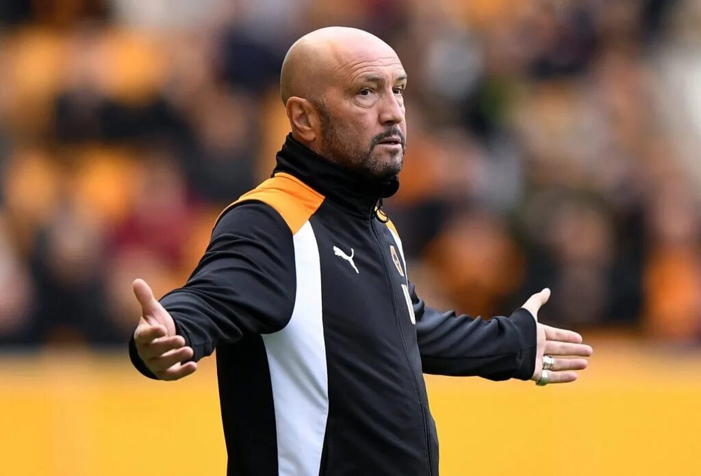 Тренер вулверхэмптона. Дзенга вратарь. Вальтер дзенга фото. Вальтер дзенга. Эмбулан дзенга.