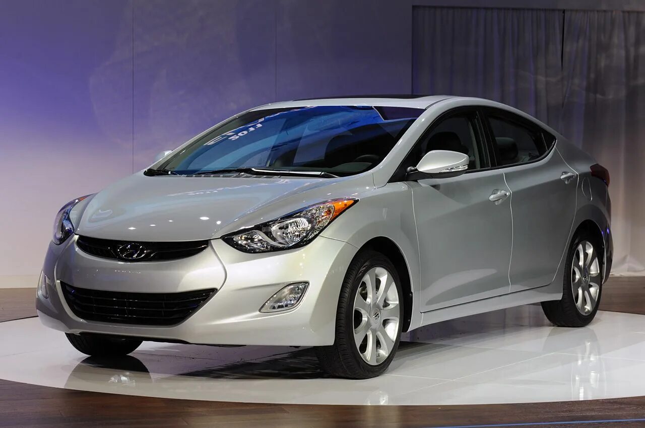 Hyundai elantra китай. Hyundai elantra 2011-2013. hyundai elantra 2025. hunday elantra 2025. элантра 2010 2011.