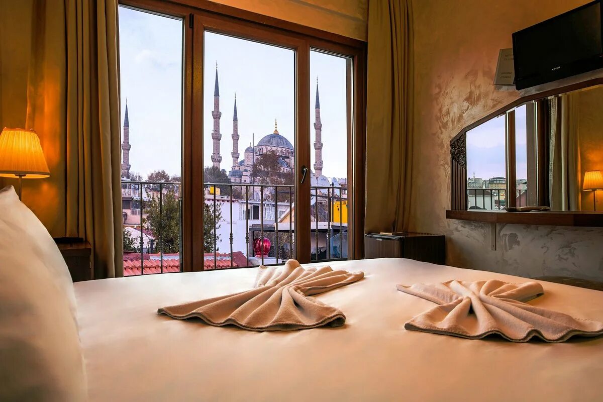 Пьеро Палас Стамбул. Пера Палас в Стамбуле бронирование. Отель пера Палас в Стамбуле вид из окон. Пера палас отель стамбул