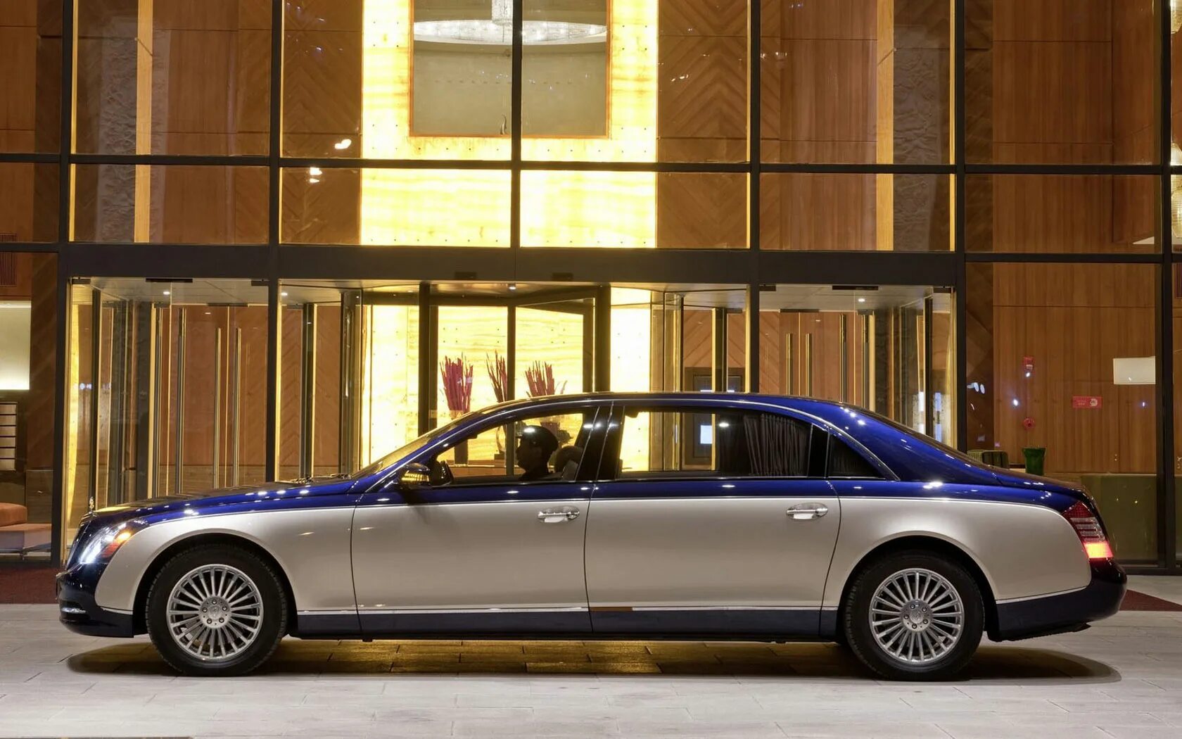 Майбах хамелеон. Maybach 62s. Mercedes-Maybach s62. Mercedes Maybach 62. Maybach 57/62.