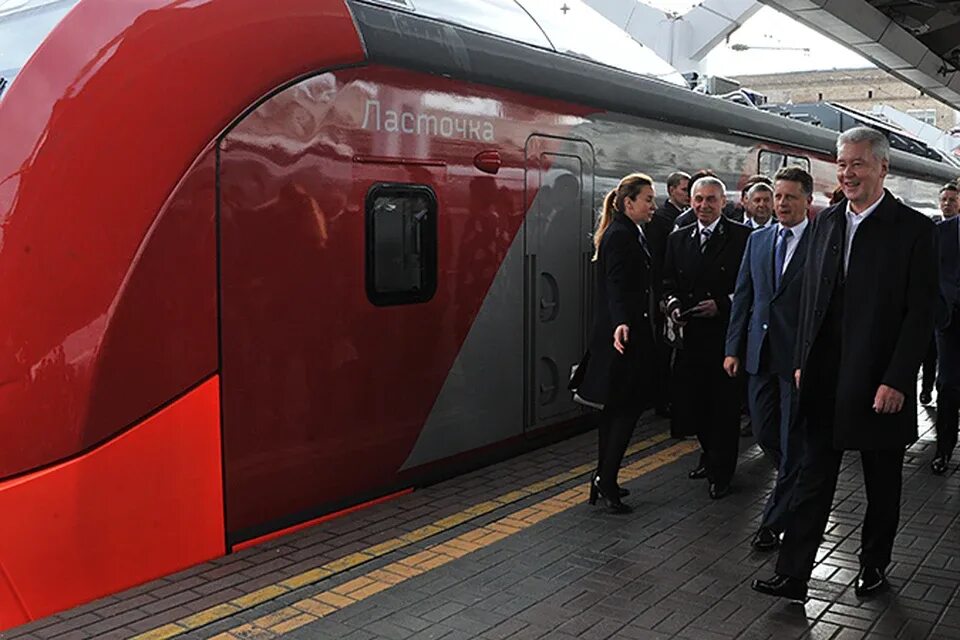 Электричка ласточка тверь. Поезд Ласточка Тверь Москва. Электричка Ласточка Москва Тверь. Ласточка Тверь экспресс.