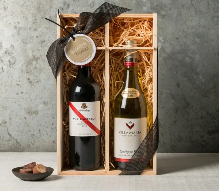 Сувенирной вино. Красивая упаковка бутылки вина. Вино в красивой упаковке. Бутылка вина в подарок. Вино в подарочной упаковке.