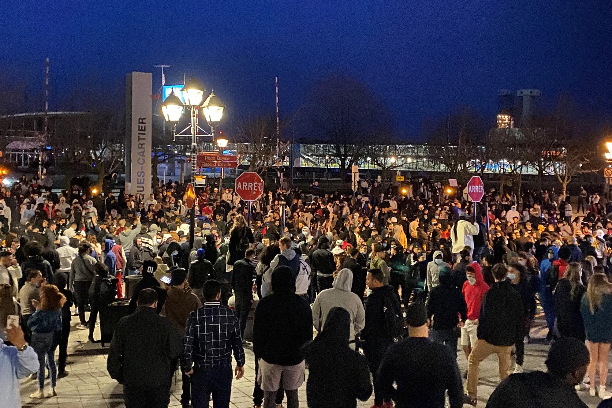 Public 19. Митинг в Монреале. Квебек митинги. Квебек фото протестов.