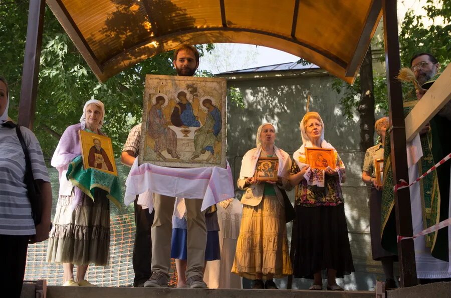 Храм георгия победоносца в коптево расписание богослужений. Храм андрея рублева на верхней масловке. Храм на верхней масловке расписание богослужений. Расписание служб в храме электросталь андрея рублева. Храм андрея рублева на верхней масловке.