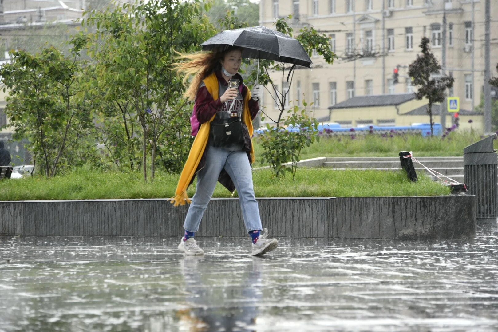 Дождь в Москве летом. Сильный дождь. Ливень. Дождливый день. Порывы ветра завтра