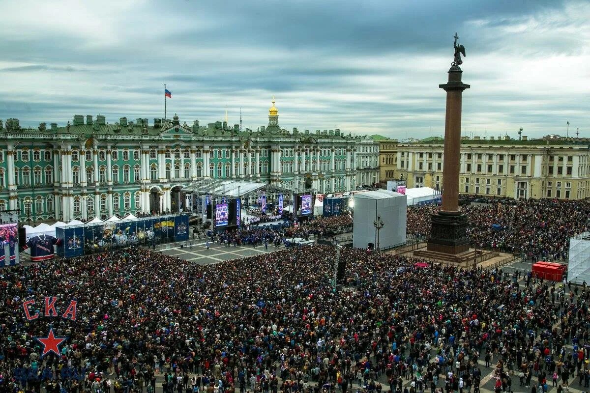 Сентябрь 2025 дворцовая площадь. Дворцовая площадь в санкт-петербурге парад. дворцовая площадь 2025.