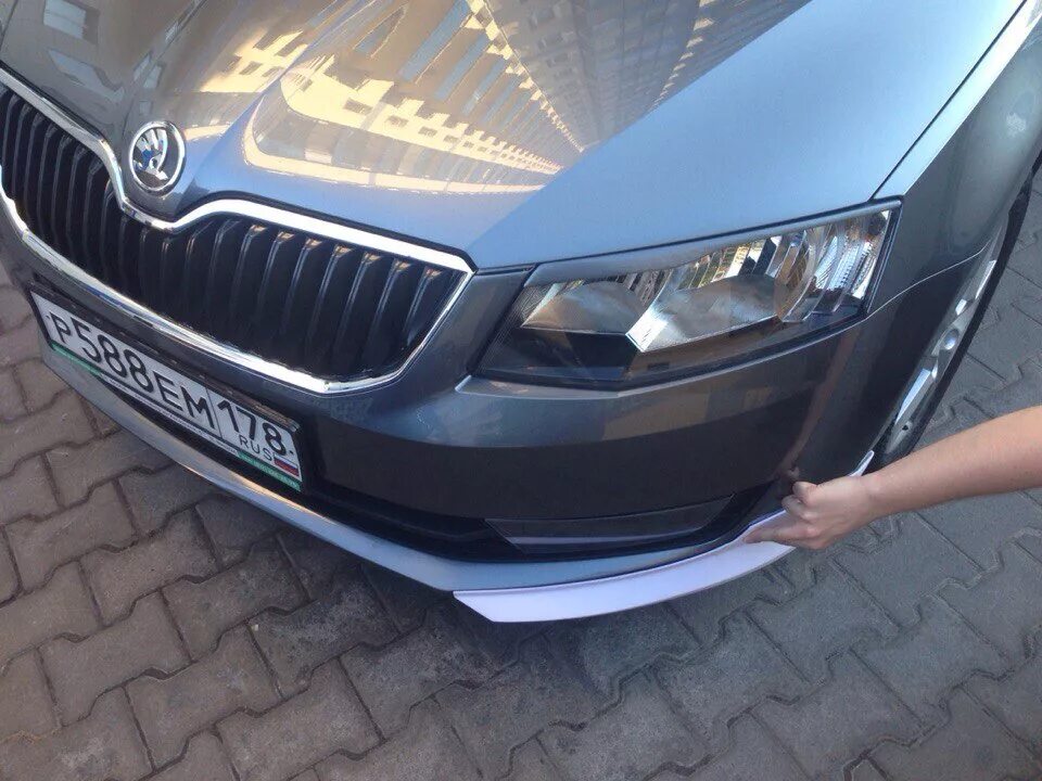 Бампер skoda octavia a7. Накладки на передний бампер skoda octavia a7. передний skoda octavia a7. накладка на передний бампер шкода октавия а7 fl. накладка на бампер шкода октавия а7.