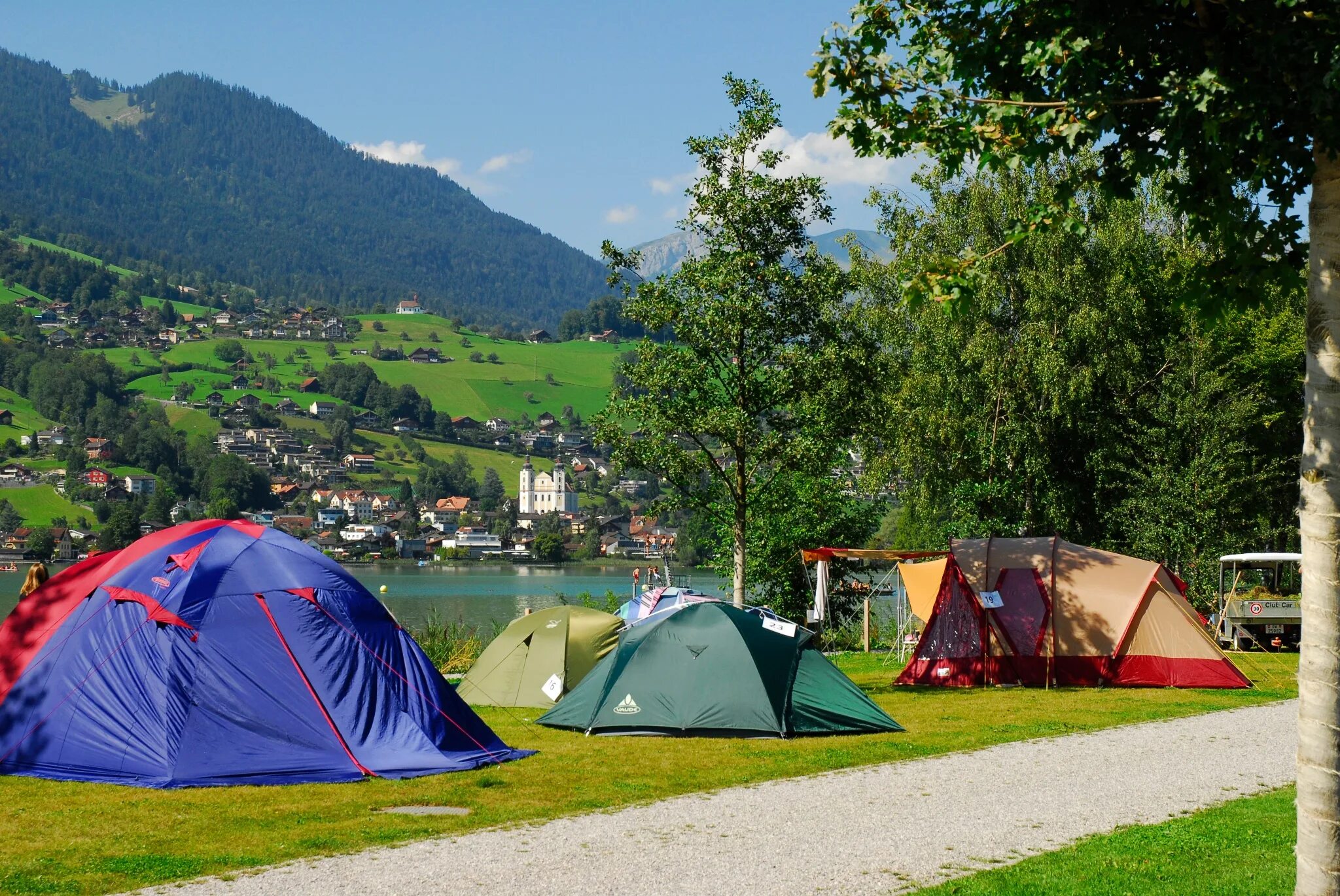 Camping photo. Кемпинг Платц Германия. Палаточные лагеря в Германии. Кемпинг в Европе. Палаточный городок.