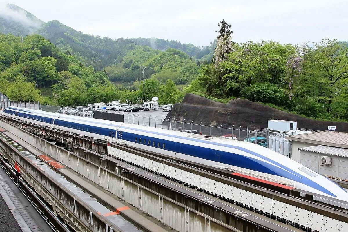 Высокоскоростные поезда япония, shinkansen. Салон скоростные поезда в китае. Пекин-шанхай скоростной поезд. Маглев в дубае. Поезд китай япония.