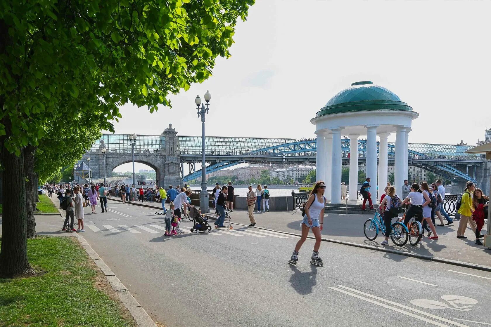 Парк горького сегодня работает. Парк горького москва. парк культуры горького москва. парк горького москва летом. парк горького 2025.