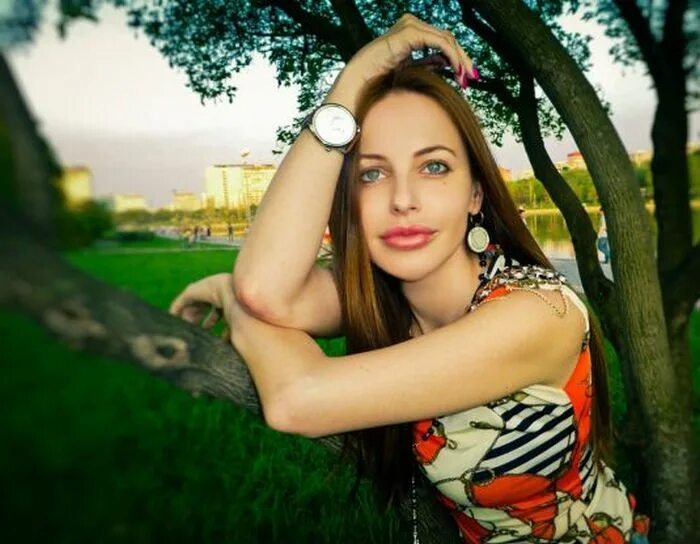 Девушка ищет понимающего. Девушка ищет работу. ищу девушку. девушка ищет работу фото. девушка ищет любую подработку.