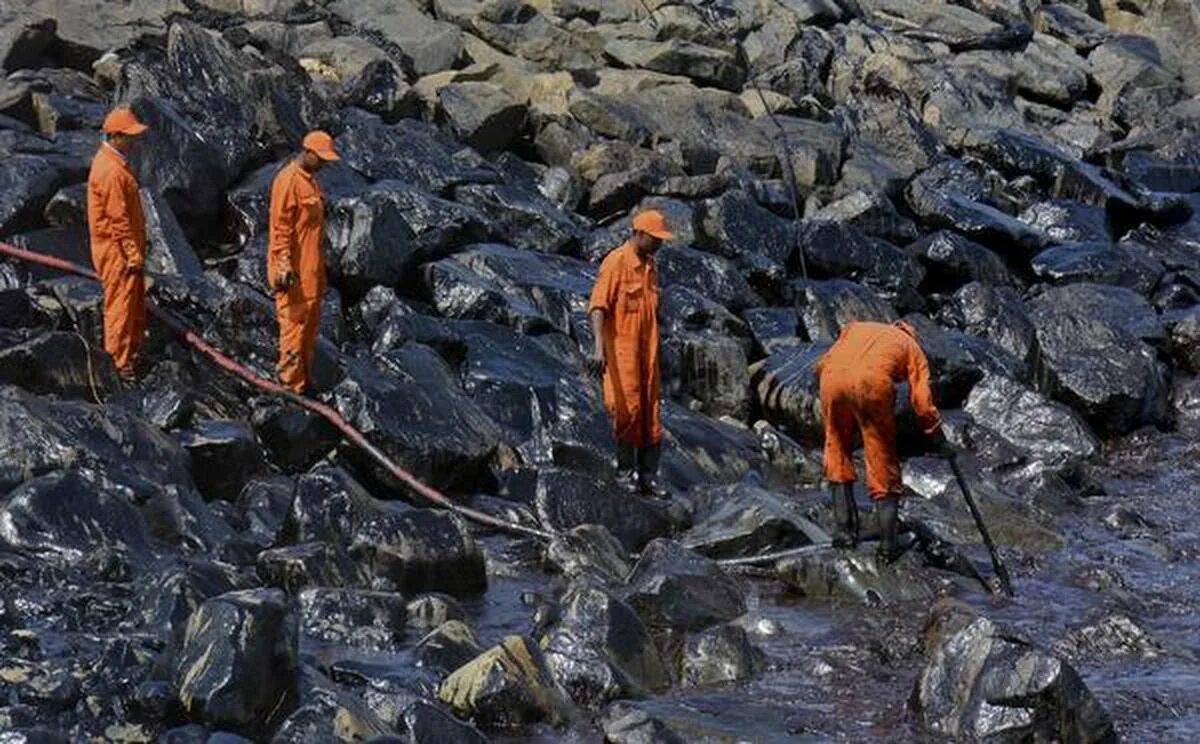 Международные конвенции загрязнения нефтью. Exxon Valdez катастрофа. Экологическая катастрофа. Загрязнение почвы нефтепродуктами. Ликвидация последствий разлива нефти.