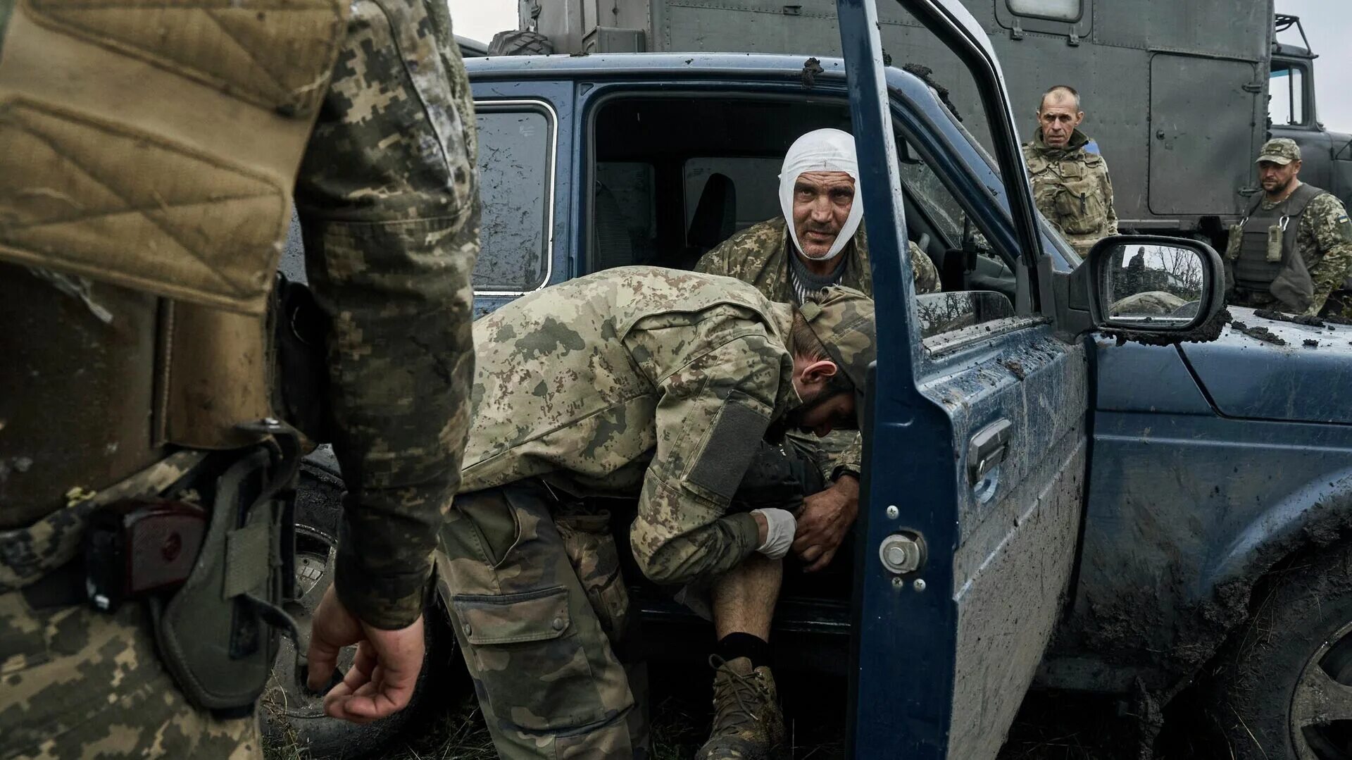 Российские солдаты на Украине. Украинские военные. Раненые военные на Украине. Раненые российские военные на Украине. Украинцы прорвались