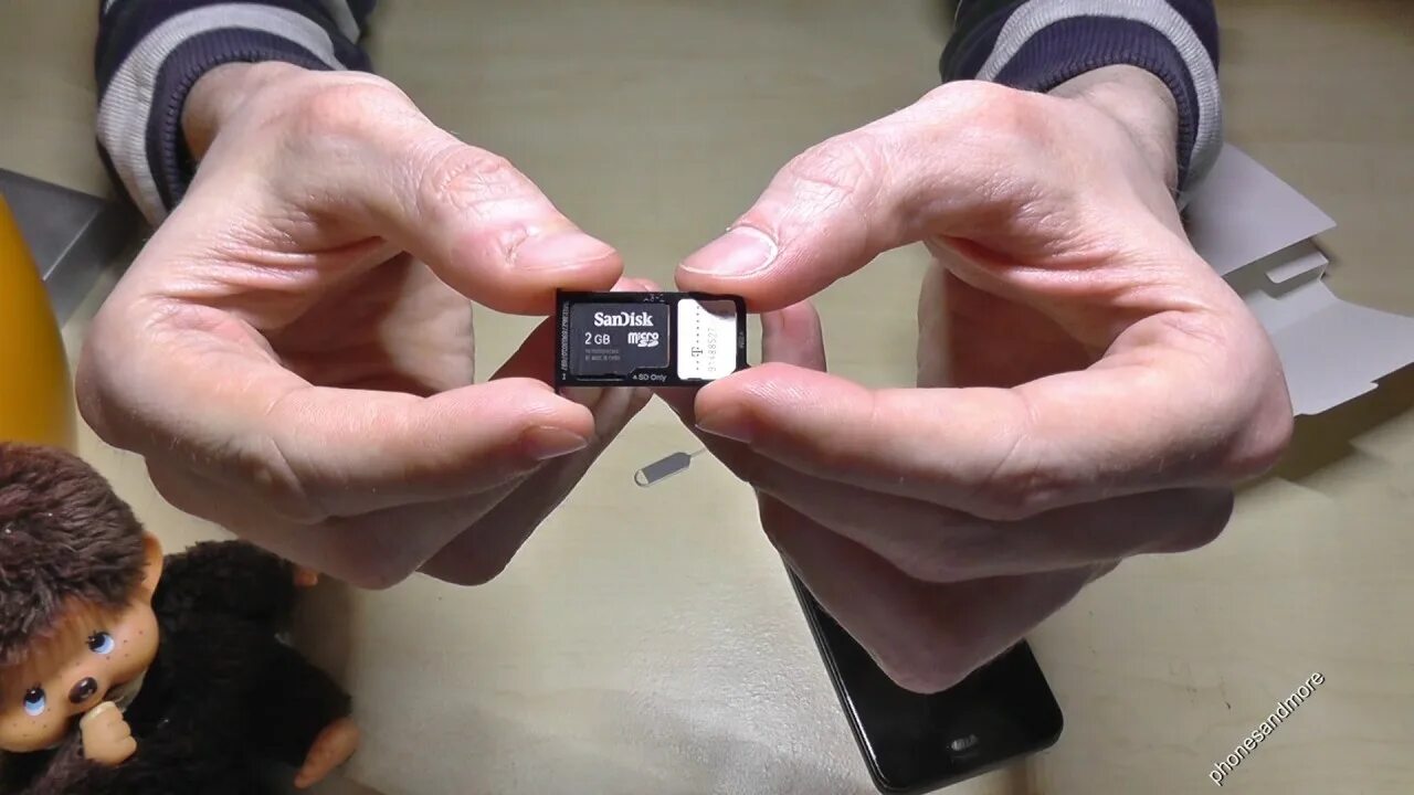 Микро установка. Установка микро. Huawei p40 Lite SD Card как вставить. Вставить MICROSD В наушники.