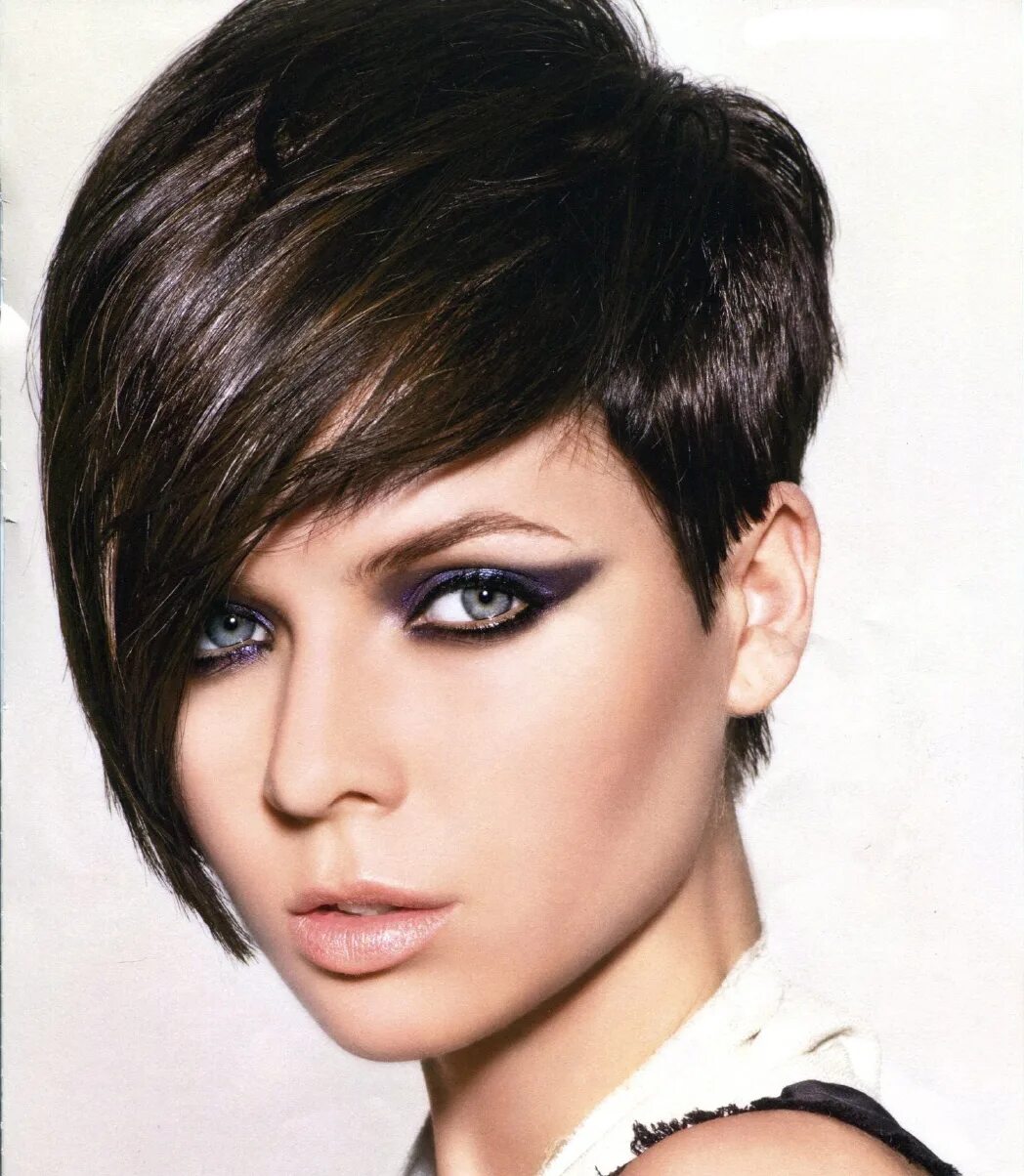 боб, паж, пикси. ассиметричная стрижка пикси. стрижка пикси асимметрия. боб асимметрия на короткие волосы с челкой. майли сайрус стрижка пикси.