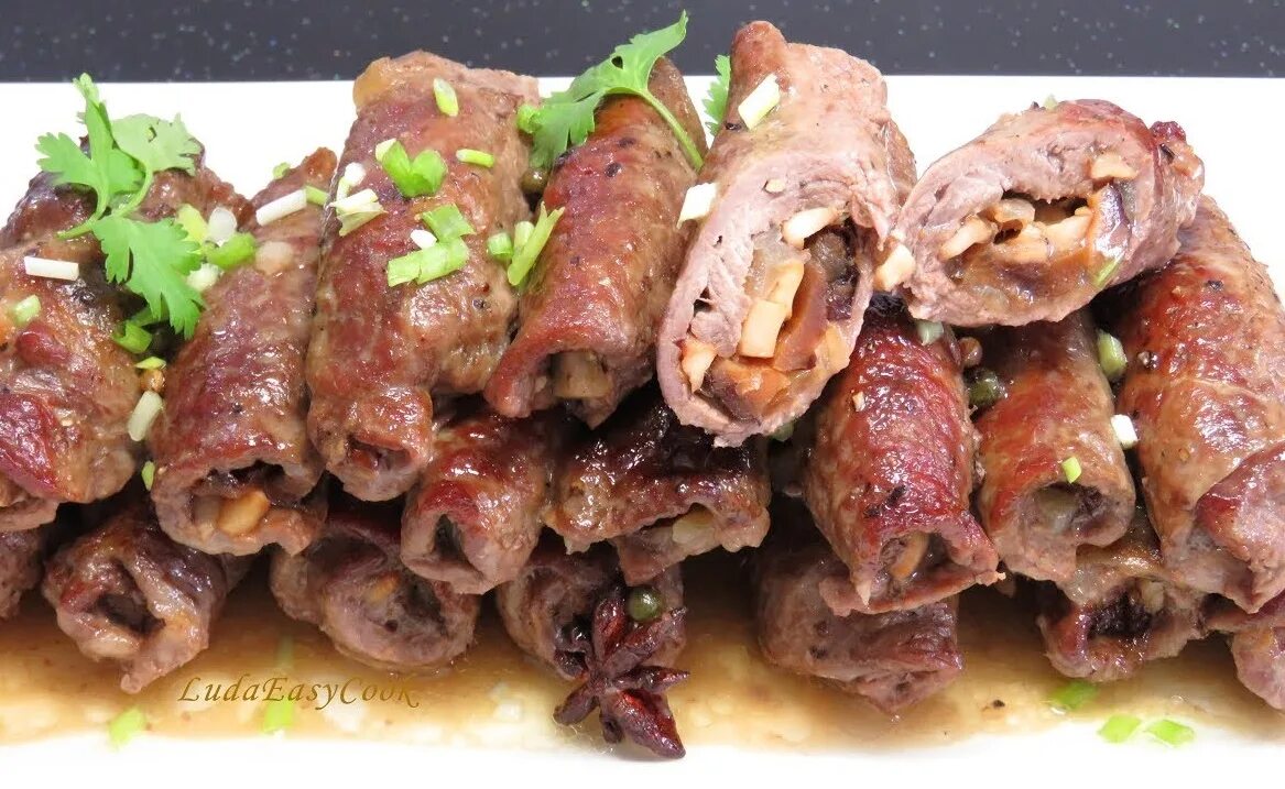 Мясные пальчики рецепты фото. Блюдо пальчики из мяса. мясное блюдо пальчики с начинкой. пальчики закуска. пальчики из говядины с начинкой.