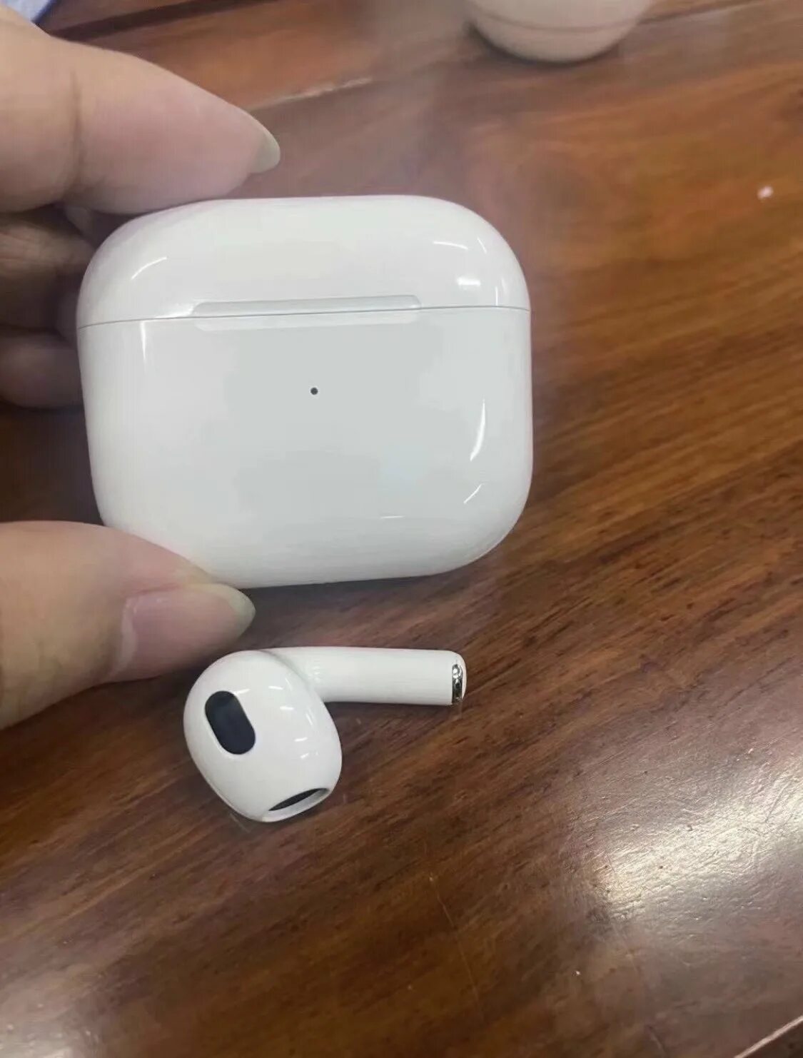 Airpods в рассрочку. Эппл аирподс 3. Беспроводные наушники Apple AIRPODS 3. AIRPODS 3 2021. Наушники 3 поколения AIRPODS.