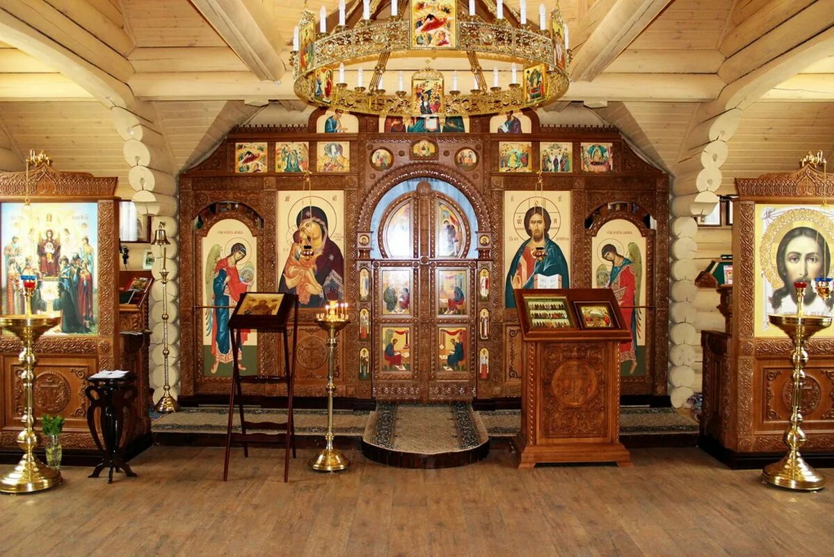 Иконы в церкви. Церковь донской иконы божией матери в люблино. часовня донской иконы богоматери. церковь донской иконы божией матери в перловке внутри. собор иконы донской богородицы интерьер.
