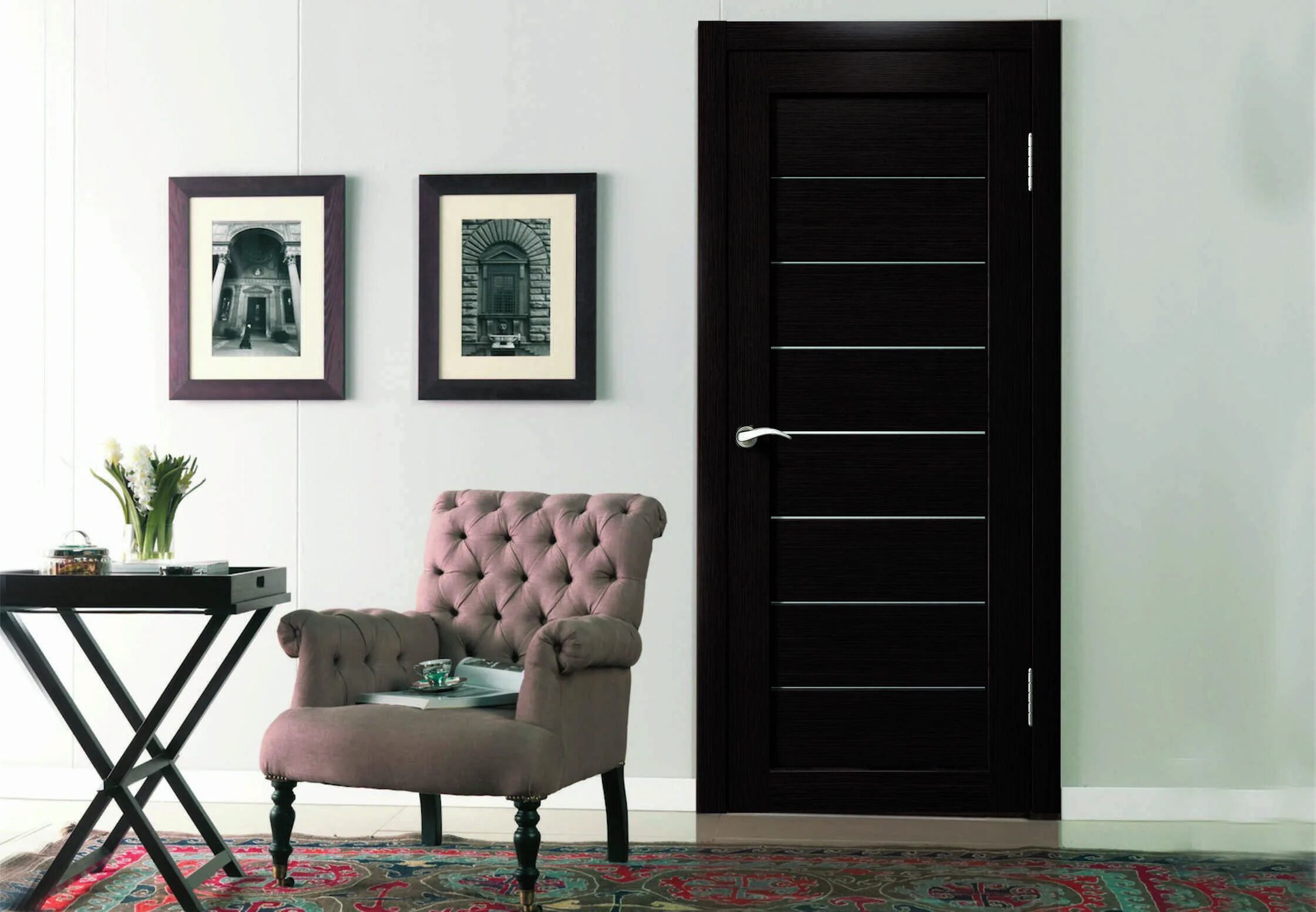 Двери и плинтуса в интерьере. Двери межкомнатные коричневые. Двери цвет венге. Двери межкомнатные светло коричневые. Профиль дорс плинтус венге.